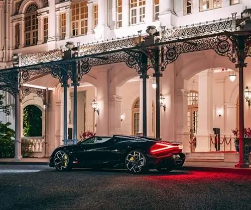 Запечатлейте сердце и душу Сингапура с помощью Bugatti W16 Mistral