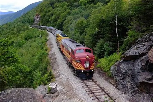 Роскошные поездки на поезде в США: The Conway Scenic Railroad