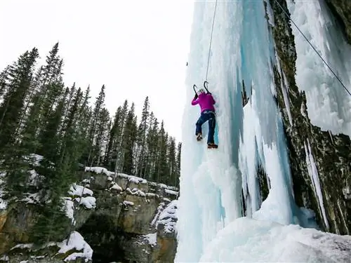 12 вещей, которые вы обязательно должны знать перед тем, как заняться ледолазанием