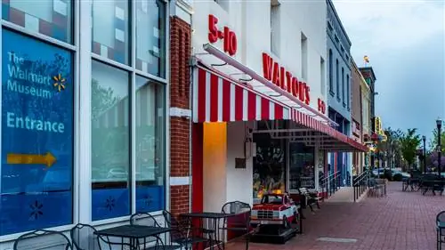 Ozarks Road Trip: улица в Бентонвилле