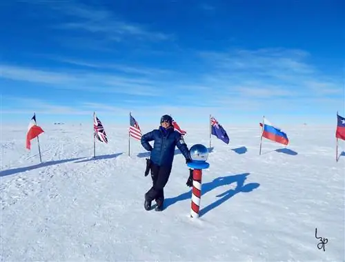 Женщина в Антарктиде