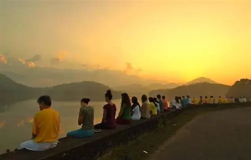 Избирательно сострадательный и редко альтруистичный