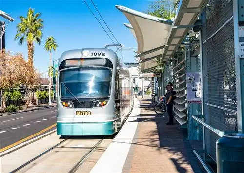 11 остановок, чтобы увидеть лучшее из Финикса на трамвае