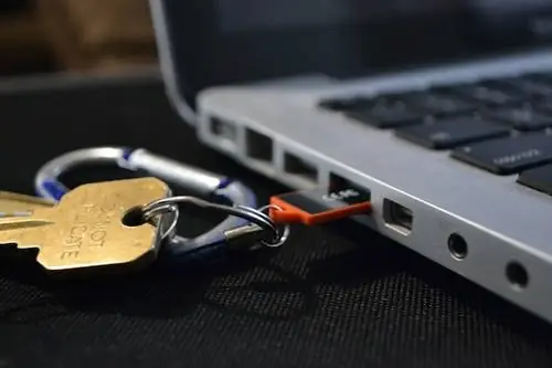 Конкурс в Твиттере: Tuff ‘n’ Tiny USB Drive