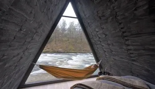 Остановиться в этом домике в Норвегии - все равно, что плыть по бурной реке