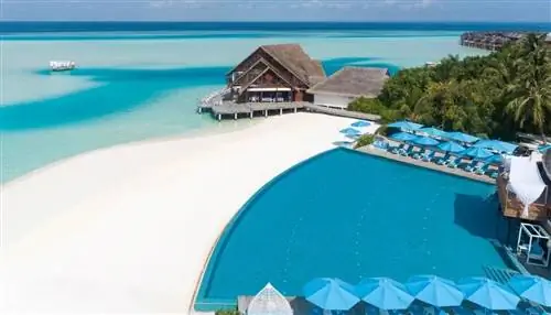 Воздушный бассейн Anantara Dhigu на Мальдивах идеально подходит для серферов