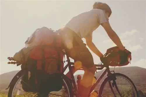 Человек на велосипеде