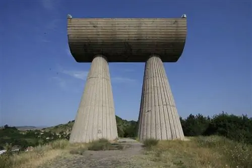 Памятник шахтеру в Косово