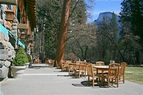 открытая площадка в баре ahwahnee