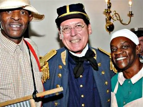 Насколько глупым может быть этот колледж Южной Каролины? Ответ: Очень