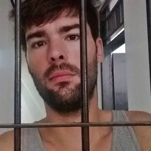 Один твит стал причиной депортации этого блогера-путешественника