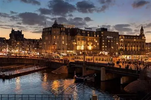 Park Plaza Victoria Amsterdam, отель рядом с центральным вокзалом Амстердама Park Plaza Victoria Amsterdam, отель рядом с центральным вокзалом Амстердама