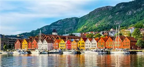 Ганзейский причал Брюгген, внесенный в список ЮНЕСКО, в Бергене, Норвегия.