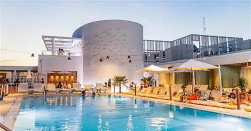 Побег на выходные: роскошный бассейн на крыше, изобразительное искусство и элитный шоппинг в Вест-Мидтауне, Атланта