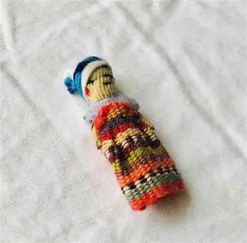 Услуга Worry Dolls для подготовки постели ко сну