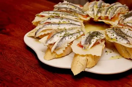 Типичный пинчо из Сан-Себастьяна