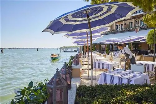 Эти роскошные отели в Венеции позволяют вам жить как местный житель, но находятся рядом со всеми основными достопримечательностями