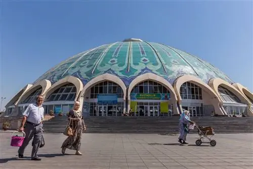 Базар Чорсу в Ташкенте в Узбекистане