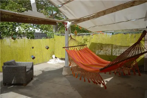 Богемная квартира для серфинга Airbnb в оранжевом гамаке Кюрасао