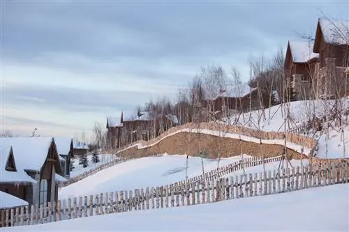 Лыжная деревня в снежный сезон на севере Китая