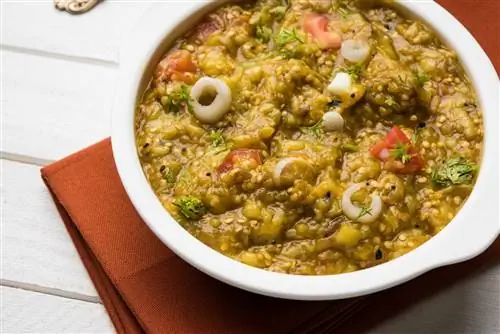 Традиционное карри из баклажанов из Индии