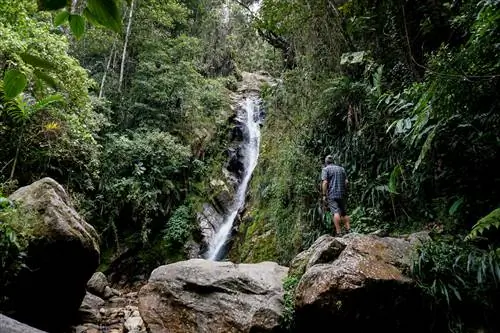 Первый водопад в нашем походе за пределами Медельина.