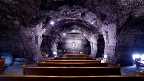 Одна из подземных часовен Соляного собора.
