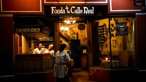 Прямо перед тем, как она послала мне воздушный поцелуй и побежала обратно внутрь