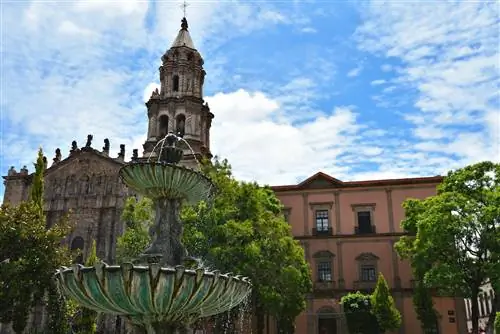 Панорамный вид на стиль барокко Темпло в Сан-Франциско в Сан-Луис-Потоси, Мексика.