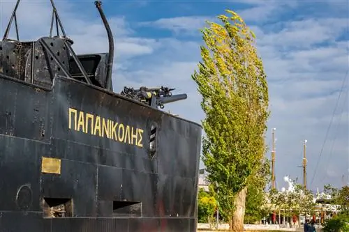 Район Марина Зеа в центре Пирея, где находится Военно-морской музей Греции.