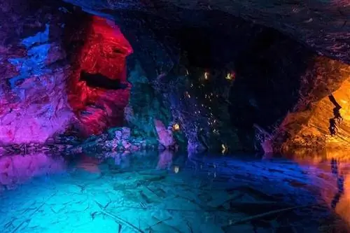 Сланцевые пещеры в Уэльсе