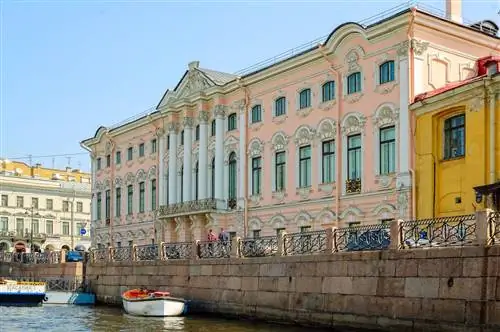 Строгановский дворец, Россия