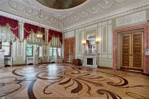 Внутри Гатчины, Россия
