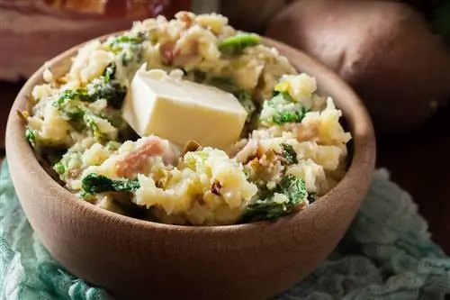 Colcannon, традиционное ирландское блюдо с картофельным пюре, беконом и капустой