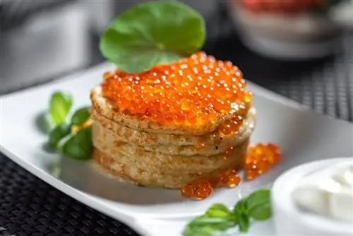 Блинчики по-русски с икрой