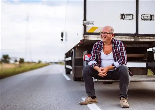 Как водители дальнобойщиков остаются в здравом уме на дороге