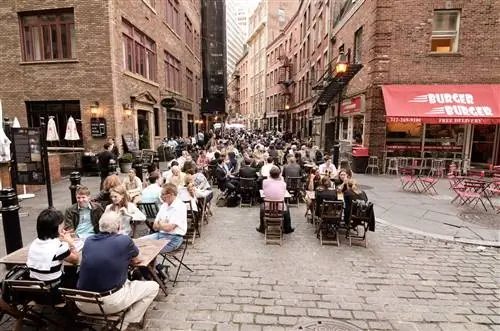 Каменная улица в Нью-Йорке