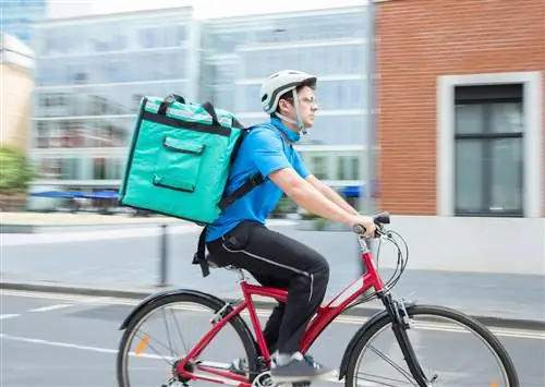 Доставка еды разрушает мир, один теплый ужин с завышенной ценой за раз