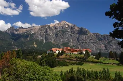 Llao Llao Hotel в Патагонских горах, Барилоче, Аргентина