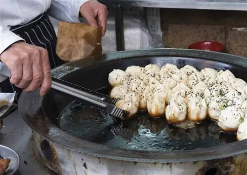 5 основных шанхайских блюд, которые вам нужно попробовать, но это не клецки в супе