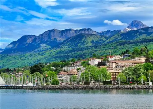 6 знаменитых родниковых вод в бутылках, которые можно пить бесплатно у источника