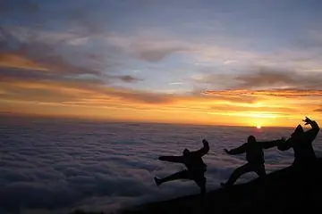 Программы молодежных поездок жизненно важны для нашей безопасности