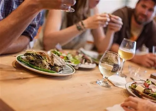 Лучшее место, где можно выпить сидра этой осенью, - Итака, Нью-Йорк