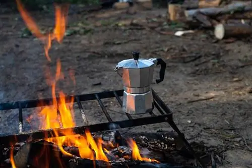 Мока горшок на костре