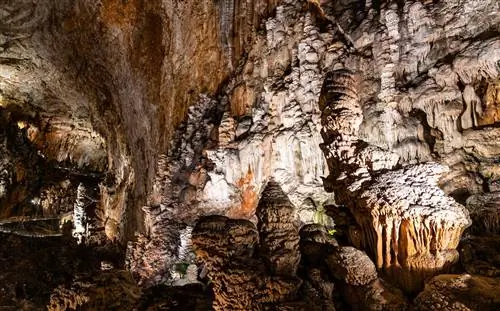 Интерьер Grotta Gigante в Италии
