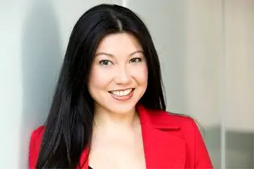 Что у тебя в рюкзаке, Кармен Робертс?