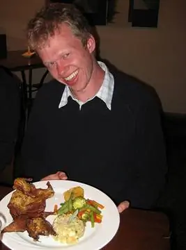 Мужчина и его куи - это для вас морская свинка.