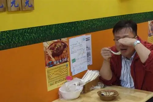 Что из еды, которую вы пробовали в путешествиях, вы больше никогда не захотите попробовать?