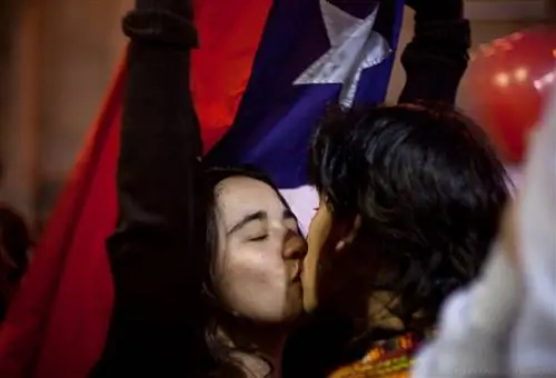 Поцелуи как Defiance в Чили?