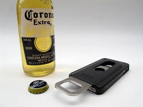Конкурс в Твиттере: чехол для iPhone с открывалкой для бутылок